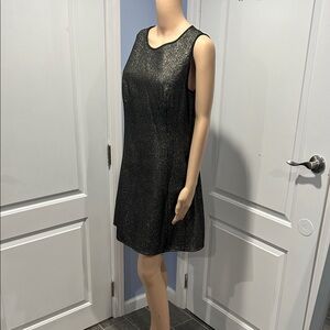 Elegant Black/Gold Sleeveless Dress